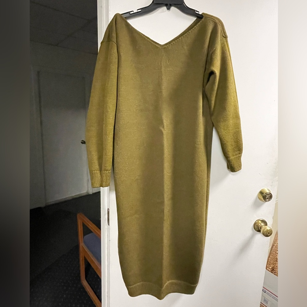 Gorgeous Olive 100% Wool Midi Sweater Dress
